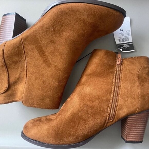 Rue21 Women's Rainy Block Heel Boots Tan Size 10 - Picture 2 of 3